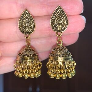 Jhumka Dangle earrings NWOT